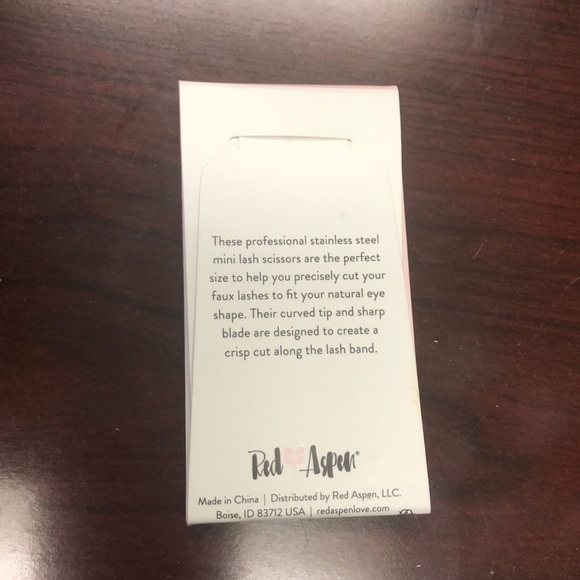 Mini Lash Scissors - Picture 3 of 4